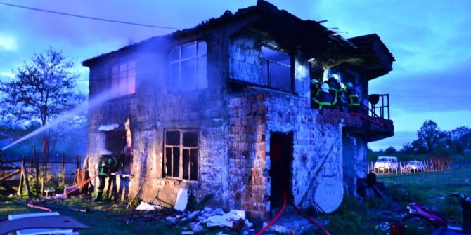 Fındık İşçilerinin Kullandığı Ev Yandı