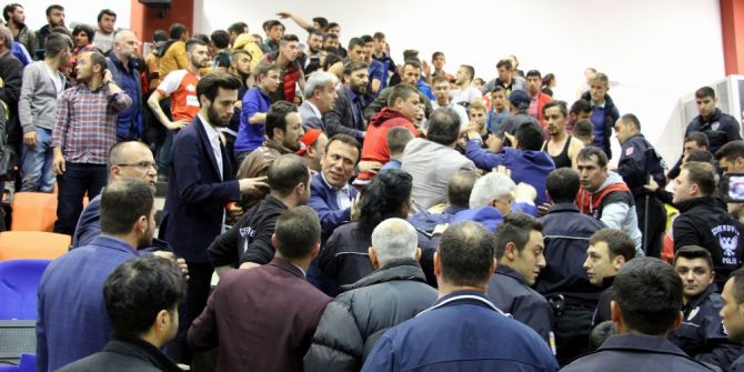 Canik Belediyespor-beşiktaş Maçında Gerginlik