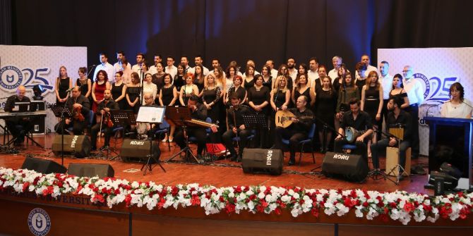 Adü Türk Sanat Müziği Korosundan Müzik Şöleni