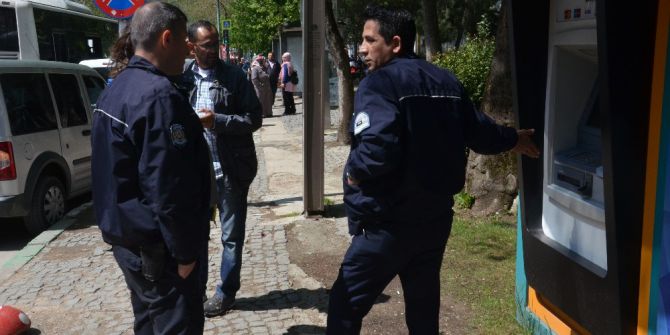 Banka Atm’sinde Düzenek İddiası Polisi Alarma Geçirdi