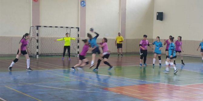 Bölgesel Hentbol Müsabakasında Galip Erzincan