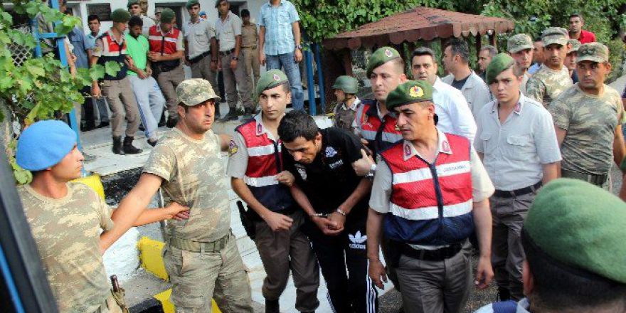 Darbecilerden 1’i Ağaçta Diğeri İse Mısırların Arasında Yakalandı