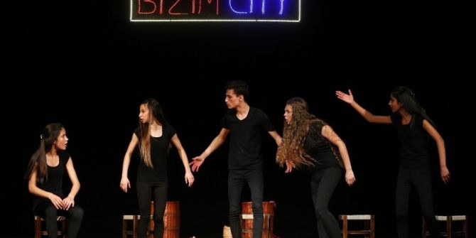 Roman Gençler Tiyatro Oyunu Sahneledi