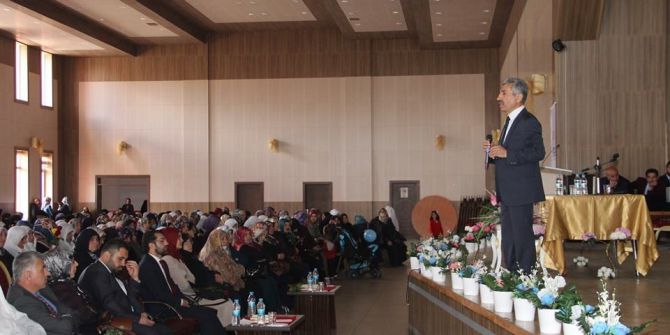Oltu’da “Güven Toplumunun İslami Temelleri” Konferansı