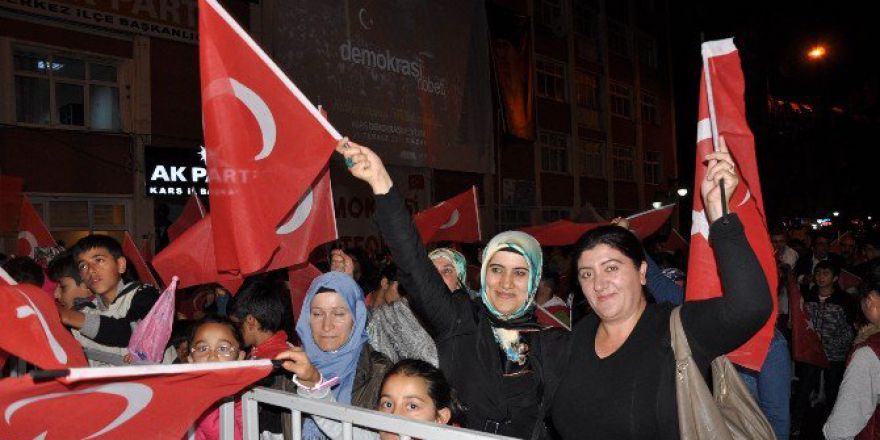 Kars’ta Demokrasi Nöbetine Devam