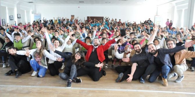 8.çocuk Festivali Tiyatro Şenliğinde Ak Bank Çocuk Oyunu