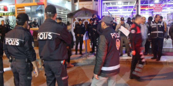 Niğde’de Kafe Ve Eğlence Merkezlerinde Asayiş Uygulaması Yapıldı