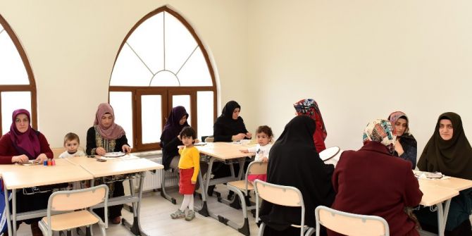 Büyükşehir’den İşitme Engelli Hanımlara El Sanatları Kursu