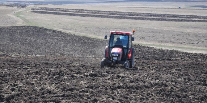 Tarlalar Sürülmeye Başladı