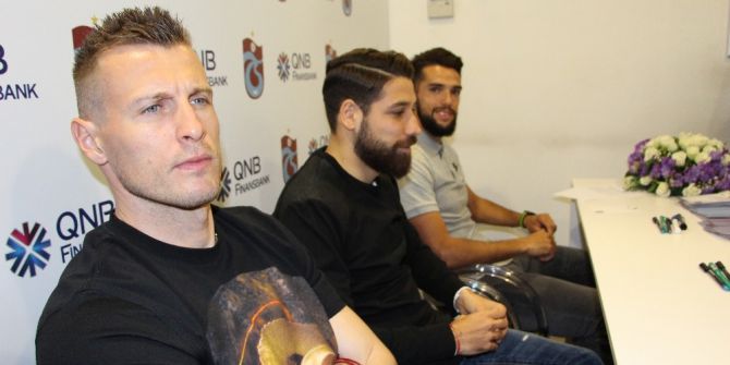 Trabzonspor’lu Futbolcular İmza Gününe Katıldı