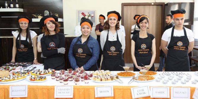 Erü Turizm Fakültesinde Gastronomi Şenliği Düzenlendi