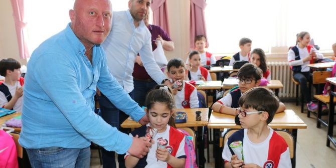 İlkokul Öğrencilerinden Zonguldak Kömürspor’a Forma Desteği