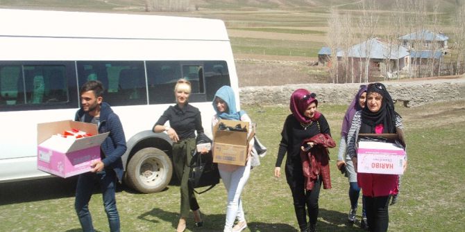 Kredi Yurtlar Kurumundan Öğrencilere Kırtasiye Malzemesi