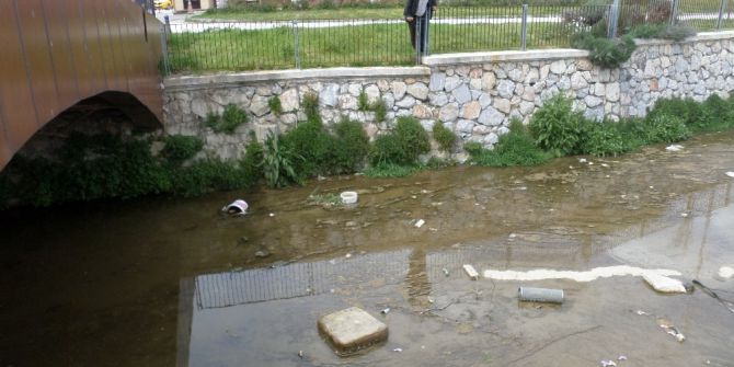 Güzelyalı’da Dere Kirliliği