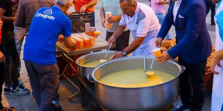 Divapan’dan Demokrasi Nöbetçilerine Çorba
