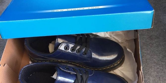 Hayırsever İş Adamından İhtiyaç Sahiplerine Ayakkabı