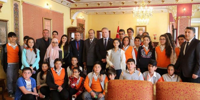 Vali Gül, Öğrencileri Misafir Etti
