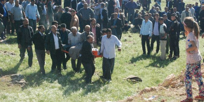 Trafik Kazasında Ölenlerin Cenazeleri Gözyaşları Arasında Morga Taşındı