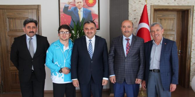 Halterci Yavuz Başkan Cabbar’ı Ziyaret Etti