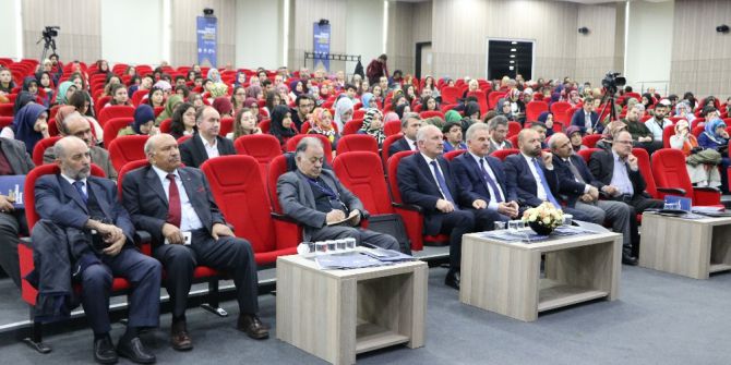 Saü’de “Hz. Peygamberi Sanatla Anlatmak” Sempozyumu Gerçekleşti