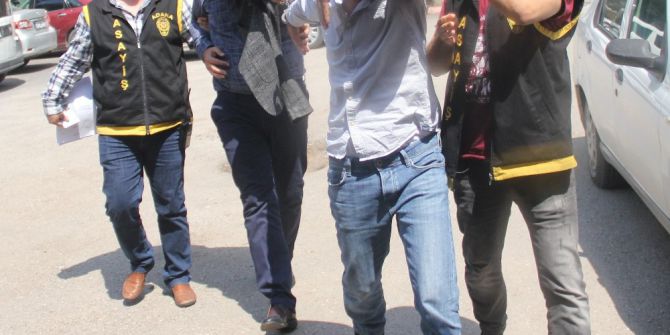 "Banka Görevlisiyim" Diyerek 3 Bin 500 Lira Dolandırdılar