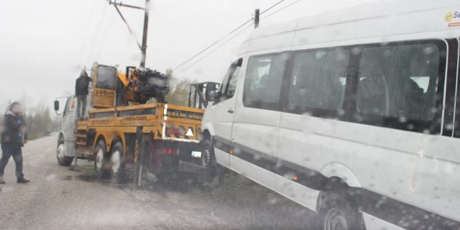 Yabancı Uyruklu Öğrencileri Taşıyan Minibüs Devrildi: 15 Yaralı