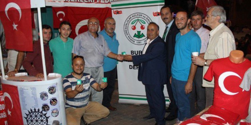 Demokrasi Meydanında Fındık İle Enerji Depoladılar