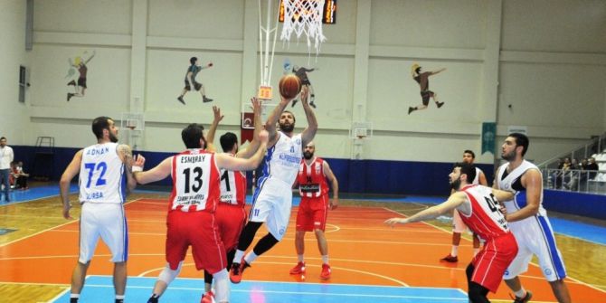 Nilüferli Basketçiler Son Saniyede Kazandı