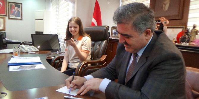Makam Telefonları Bağlanamayınca Küçük Yöneticiler ‘Cep’ten Görüştü