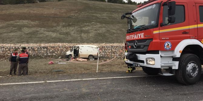 Denizli’de Araç Takla Attı: 1 Ölü, 1’i Çocuk 2 Yaralı