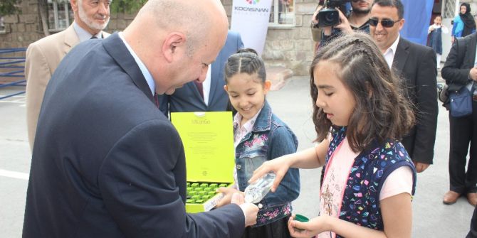 İlkokul Öğrencilerine ‘Kocasinan Çocuk’ Dergisi Hediye Edildi