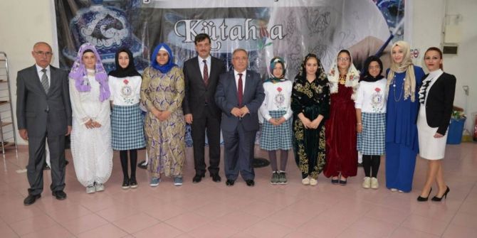 Kütahya’da ’Çemberimde Gül Oya’ Sergisi