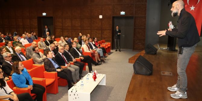 Agü’de “Eğitim İçin Hayal Et” Konulu Konferans