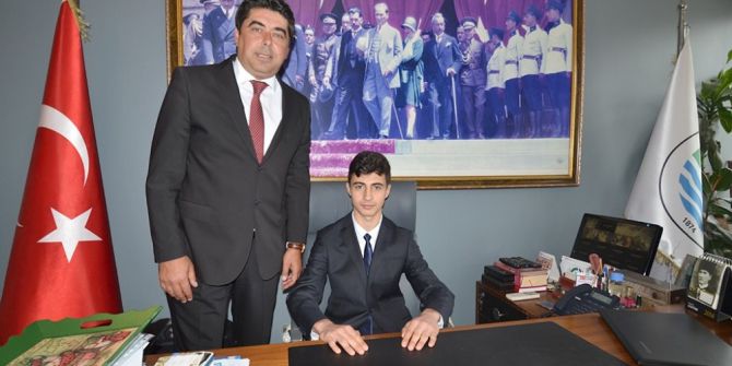 23 Nisan Çocukları Başkan Koltuklarını Devraldı