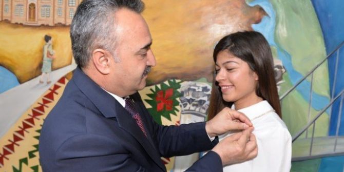 Kitap Okuma Yarışması Birincisine Altın Ödülü