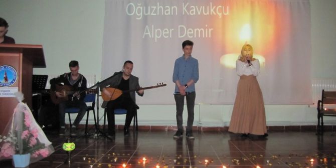 Lisede ’Gönül Dağı’ Adlı Şiir Dinletisi
