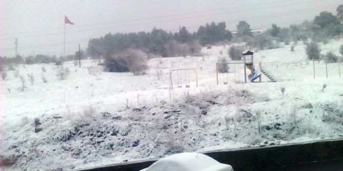 Bolu’da, Nisan Ayında Kar Yağışı Devam Ediyor