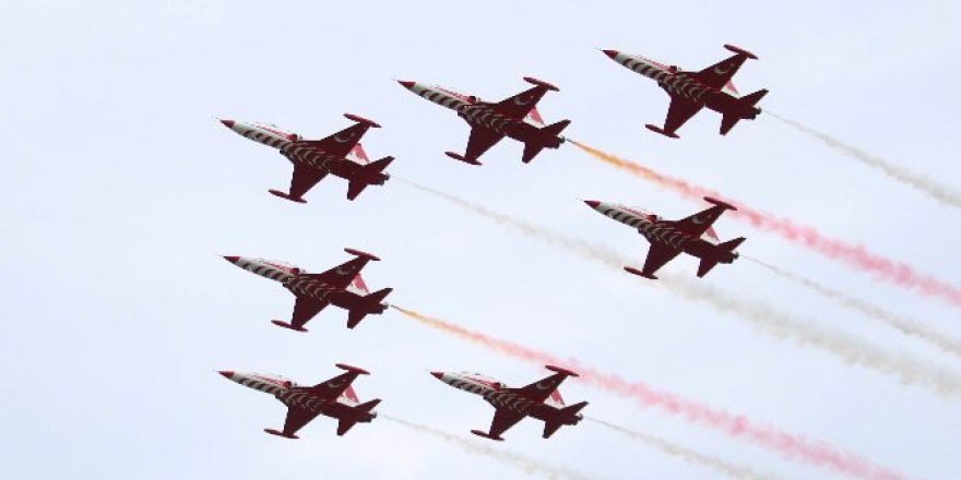 Türk Yıldızları Ve Solo Türk’ün Hava Gösterilerine İptal