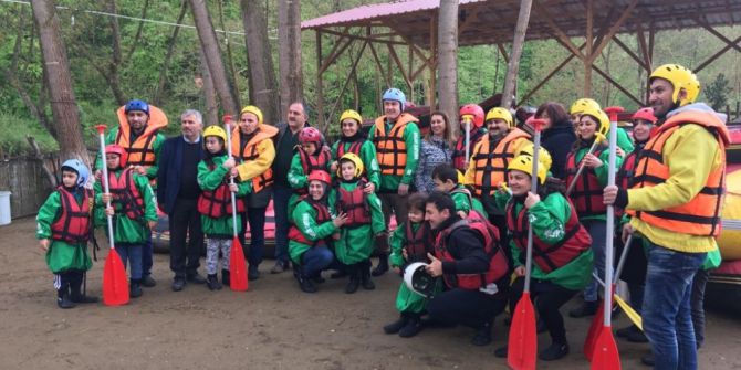 Hollandalı 23 Nisan Çocukları Düzce’de Rafting Yaptı