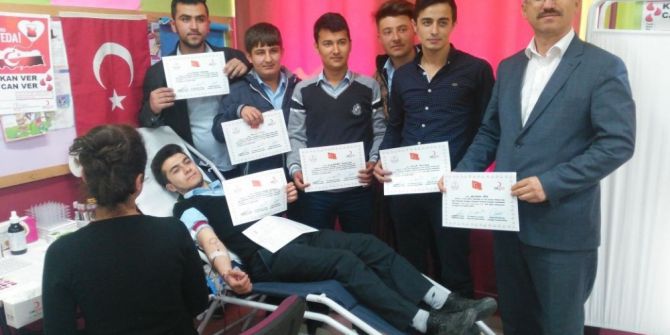 Emet Ashaboğlu Ortaokulunda 93 Ünite Kan Bağışı Yapıldı