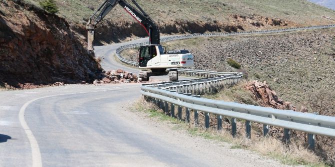 Yahyalı’da Mahalle Yollarındaki Düzenlemeler Devam Ediyor
