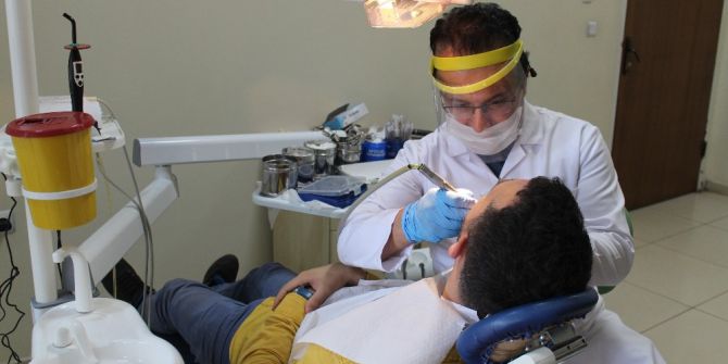 Hastalara Gülmeyi Sevdiren Doktor