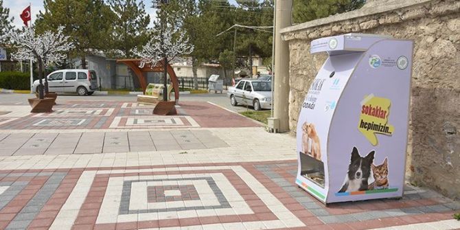 Sokak Hayvanları İçin Su Ve Mama Makineleri