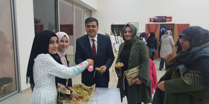 Başkan Yalçın Öğrencilerin Düzenlediği Sergiye Katıldı