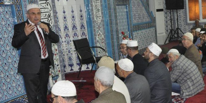 Edremit Alsancak Camii’nde Dünya Hafızlarından Kuran-ı Kerim Ziyafeti