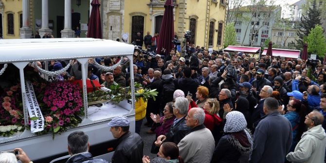Usta Oyuncu Bülent Kayabaş Son Yolculuğuna Uğurlandı