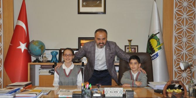 Koltuklar Çocuklara Teslim