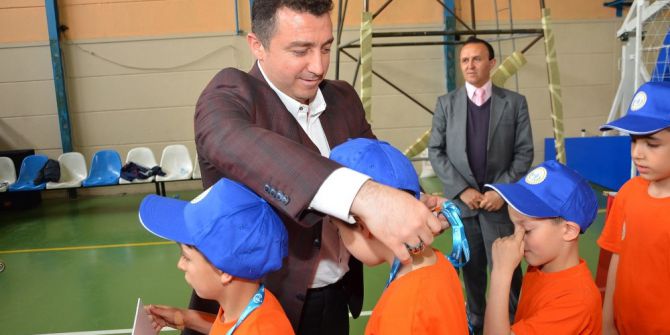 Bozüyük Belediyesi 23 Nisan Minikler Futsal Şenliği Muhteşem Final İle Sona Erdi