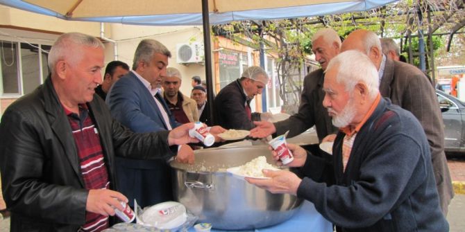 Hisarcık Belediyesinden 2 Bin Kişiye Kandil Pilavı
