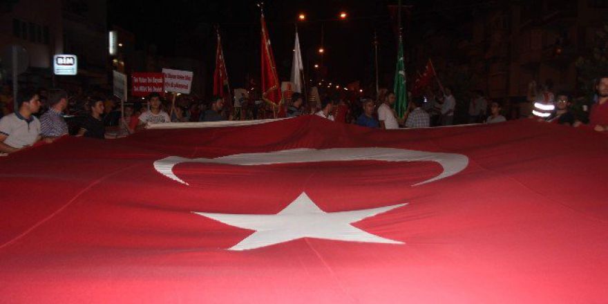 Çine’de Binlerce Kişi Demokrasi İçin Yürüdü